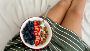 Скажите «нет» вредным снекам: здоровые перекусы для детей и взрослых