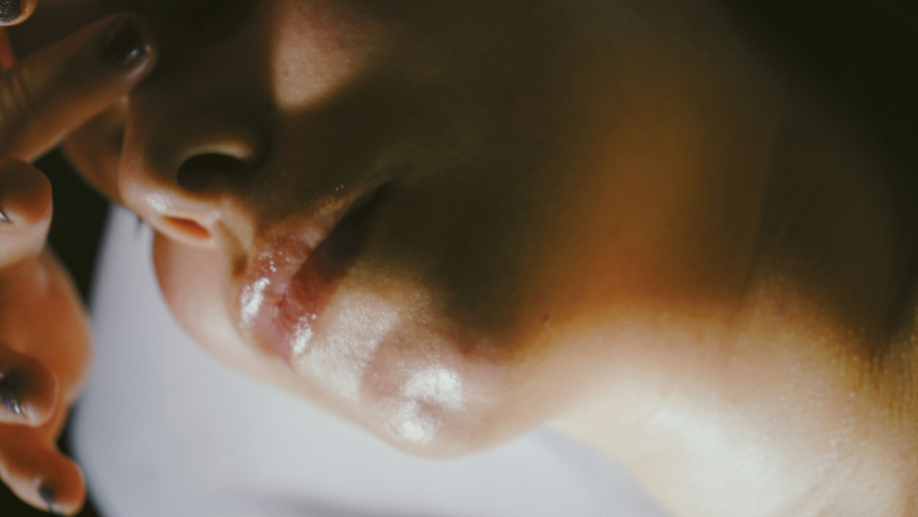 Бьюти-гаджеты для дома против салонных процедур: что реально работает?