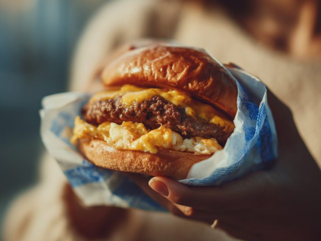 Эмоциональное переедание: как перестать заедать стресс