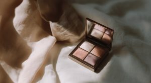 Одна палетка — два образа. Офис днём, свидание вечером