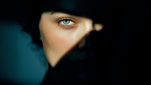 Похудеть к Новому году и сохранить лицо: как снизить вес без вреда для здоровья и кожи