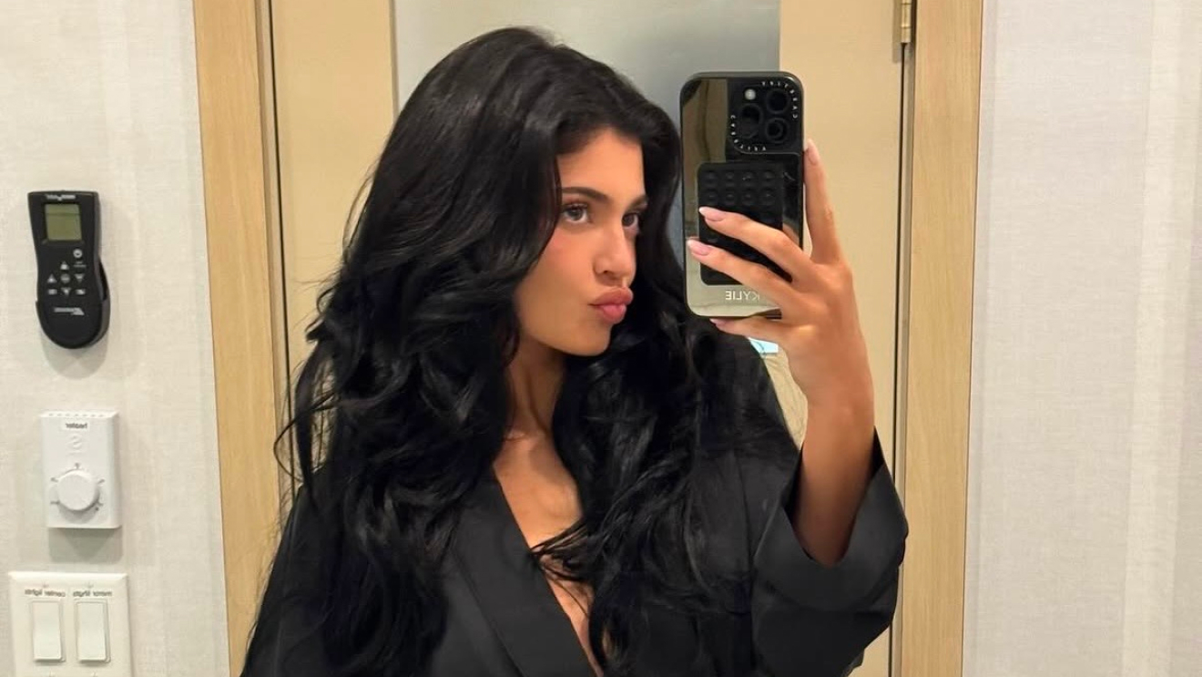 Как повторить макияж Кайли Дженнер: техника, любимые продукты и лайфхаки