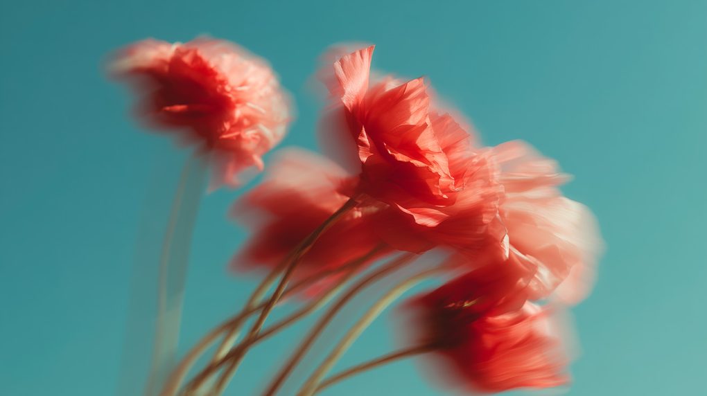 Почему кожа резко меняется в менопаузу и как выстроить уход заново