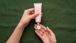 Что такое эмоленты. Как работает «скорая помощь» для сухой кожи