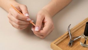 Если заусенцы портят маникюр. Как избавиться от надоедливой проблемы