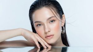 Сияющая кожа без жирного блеска. Как повторить тренд Glow skin и не пожалеть