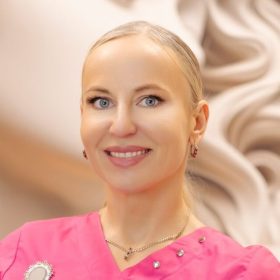 Елена Ломанова