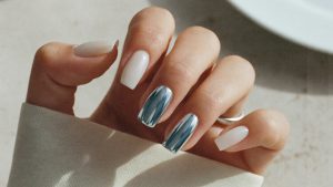 Кому подходит квадратный маникюр? Как сделать трендовую форму дома