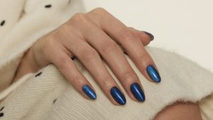 Маникюр «кошачий глаз» снова в моде: 7 дизайнов, которые захочется повторить