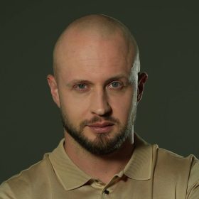 Евгений Туаев Владелец сети барбершопов, парикмахер-универсал, создатель мужской линейки косметики